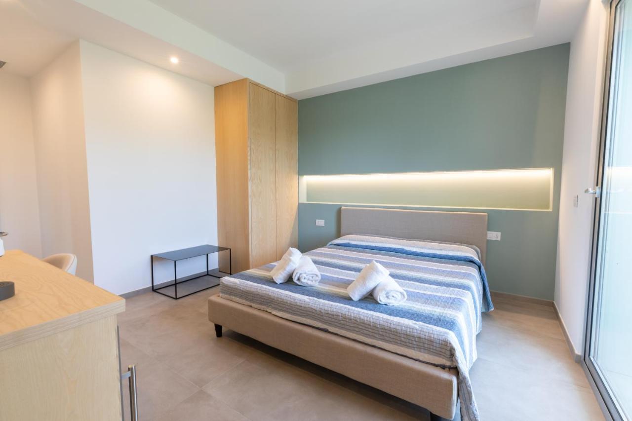Molo Brin Rooms & Suites オルビア エクステリア 写真
