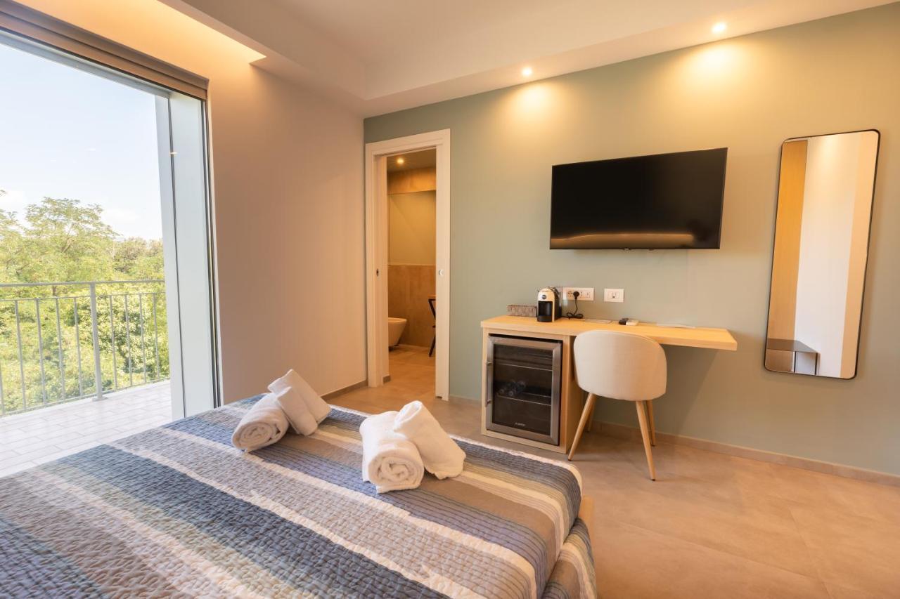 Molo Brin Rooms & Suites オルビア エクステリア 写真